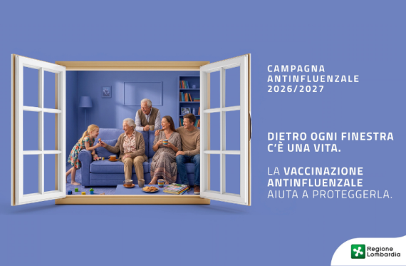 immagine coordinata della campagna antinfulenzale 2026/2027 - si vede una famiglia con genitori e nonni di una bambina, tutte sorridenti, ad una finestra aperta. Sfondo lilla. A lato in bianco, il claim della campagna: dietro ogni finestra c'è una vita.  la vaccinazione antinfluenzale aiuta a proteggerla.